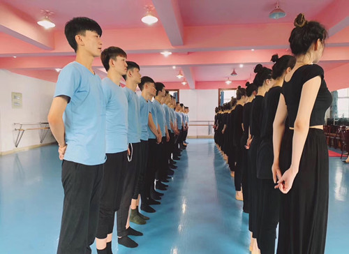 ��Ա���������